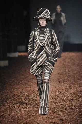 Look 14